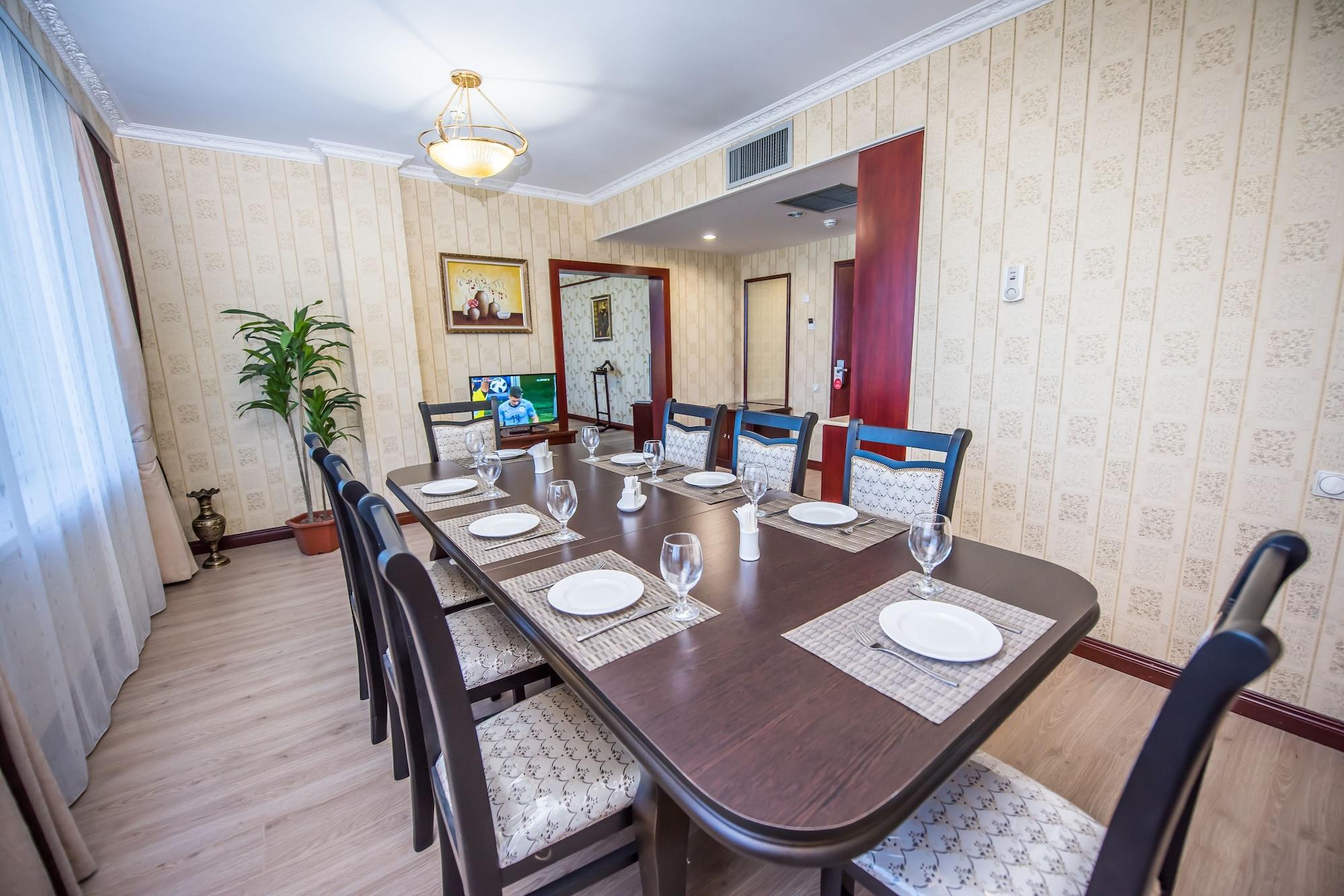 G Empire Hotel 4*